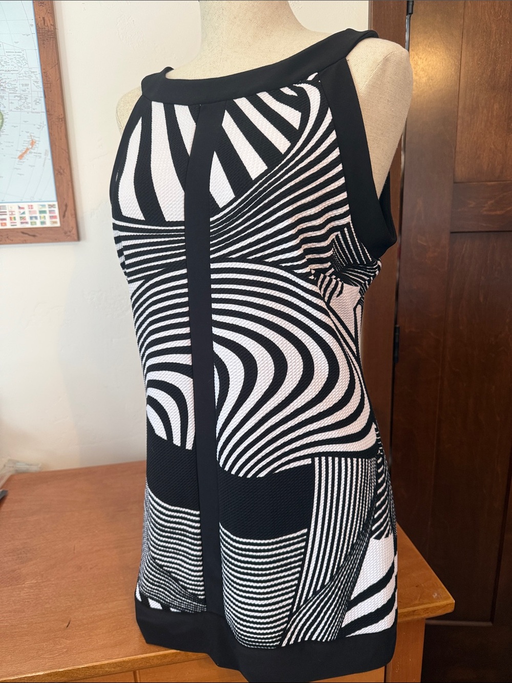 Frank Lyman Design Black and White Graphic Mini Dress